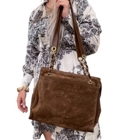 Chanel Suede Bag - Picture 4 of 15